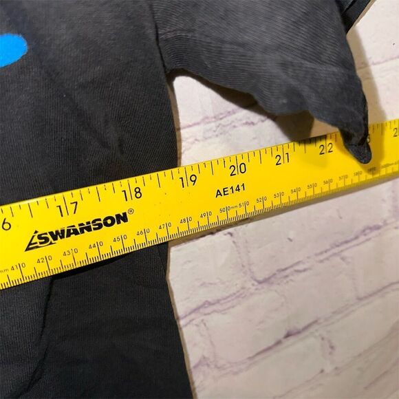 Vintage 1998 *NSYNC Planet Hollywood T-Shirt Music Memorabilia - Picture 3 of 9